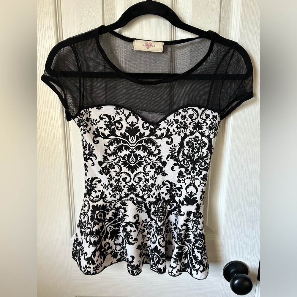 Women’s Blushed Sheer Mesh s/s Top